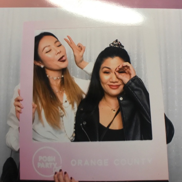 Meet your Posher, Catch - Picture 4 of 10